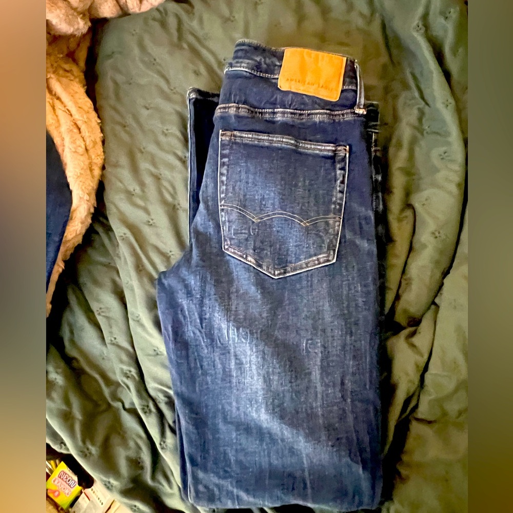 Like new Mens 31x32 Slim American Eagle Jeans